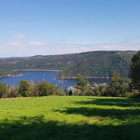 Sonnenschein Am Rursee Зиммерат